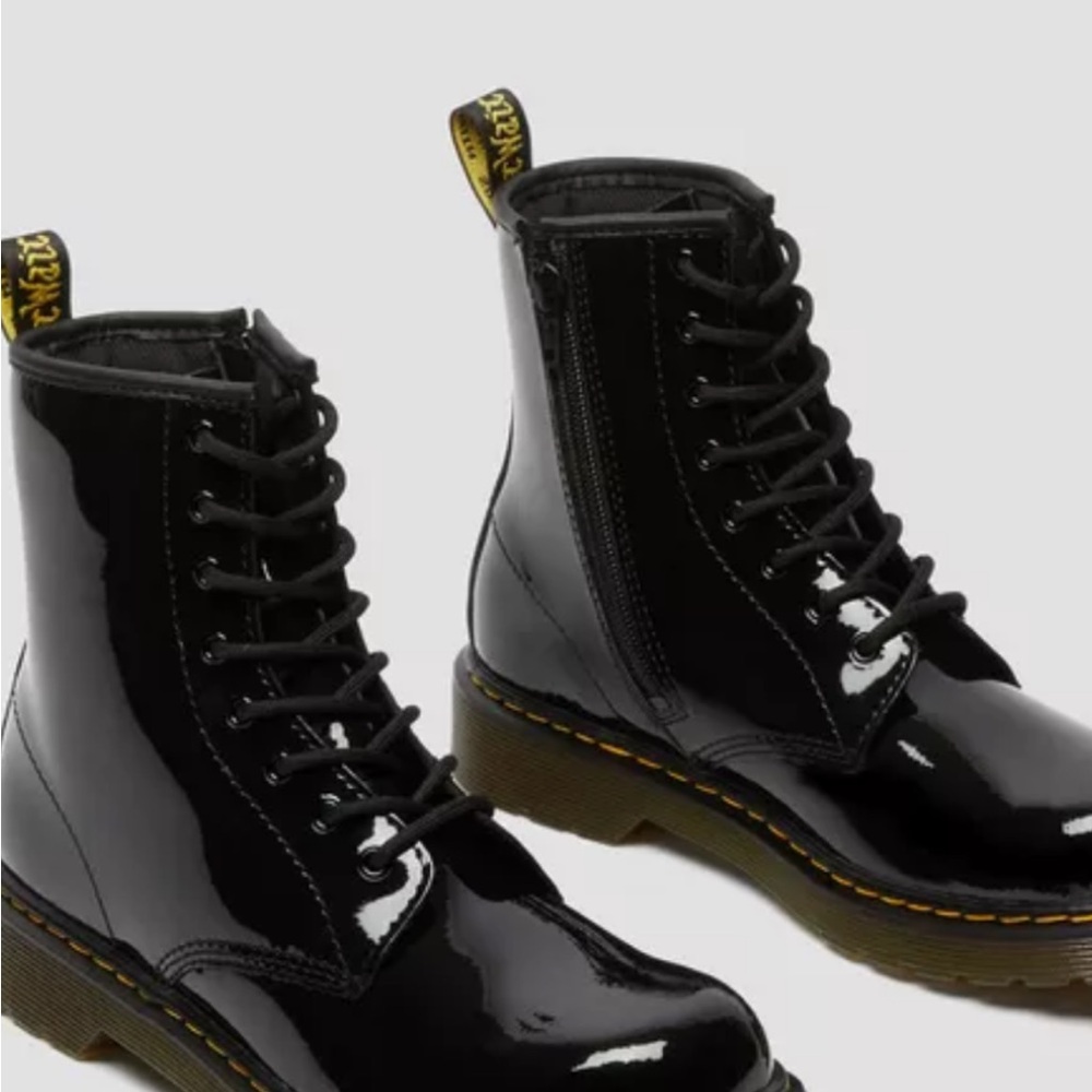 Dr. Martens Black Patent Leather Lace up boots 1460Y girls‎ 6/boys 5